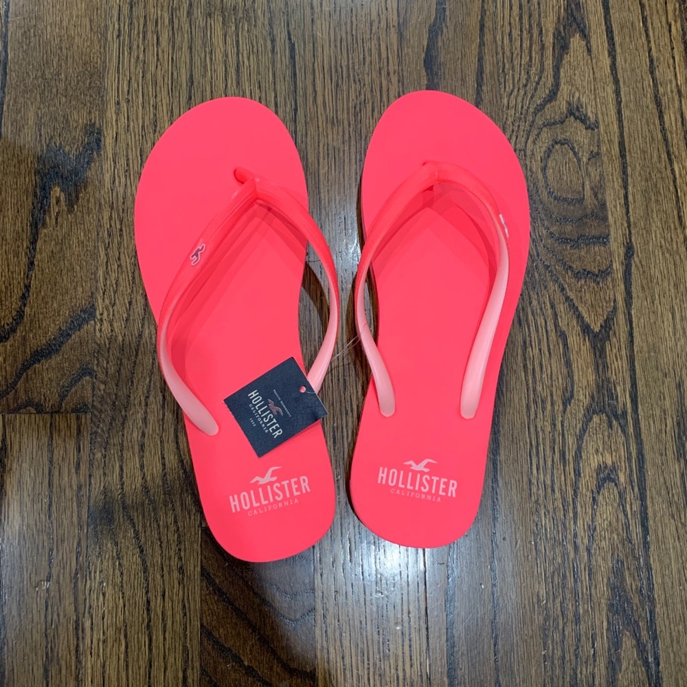Brand new Hollister Women’s Flip Flop Sandals 5-6